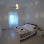 Oudeis Holidays Apartment *
