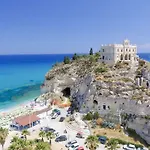 Oudeis Holidays Apartment Tropea