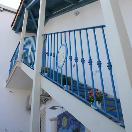 Oudeis Holidays Апартаменты *