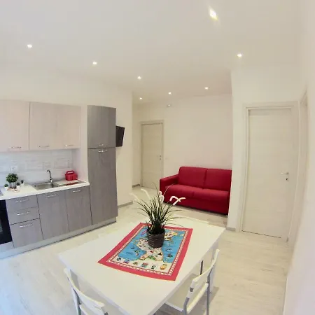 Oudeis Holidays Апартаменты *